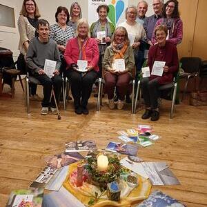 Menschen besuchen 2025